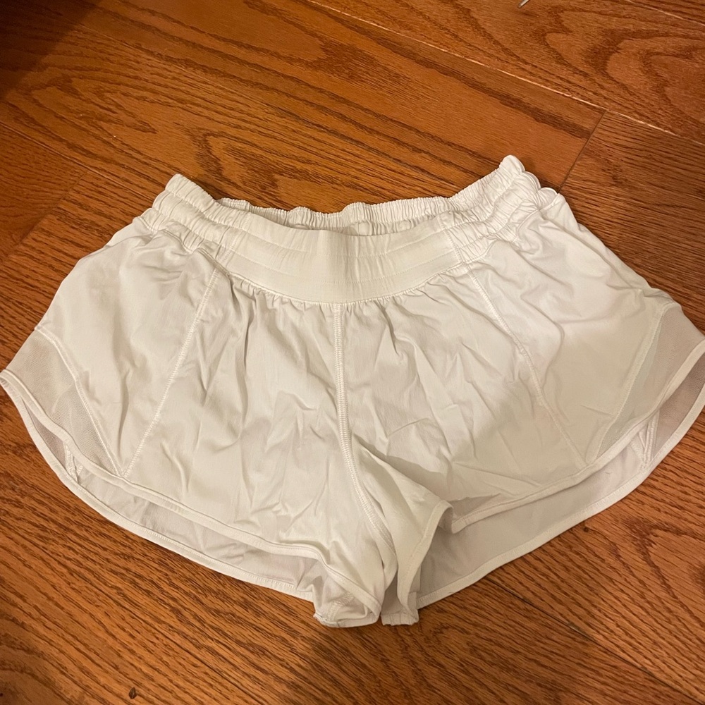 Lululemon low rise hotty hot shorts